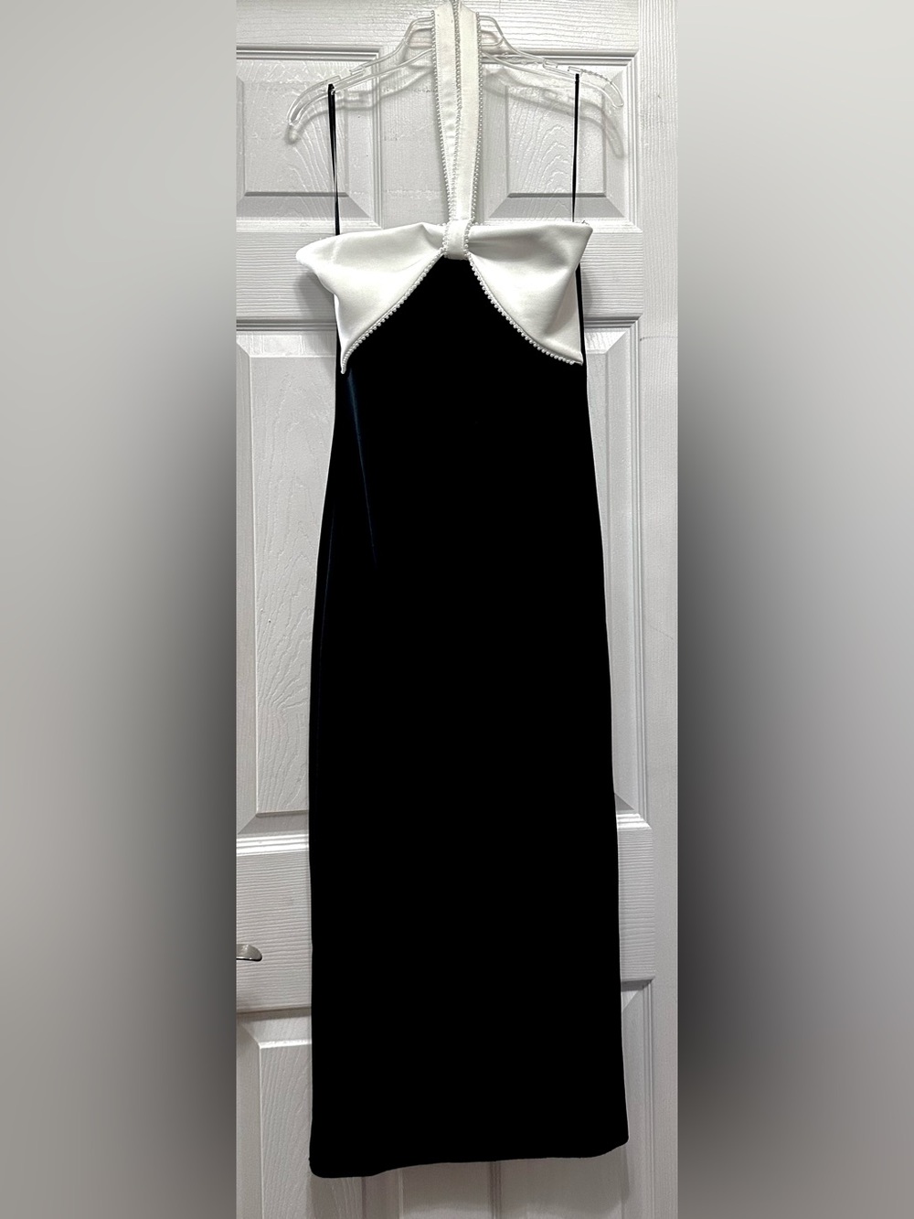 Zara Velvet Bow Halter Midi Dress (Reference number 9058/777). Black and White B